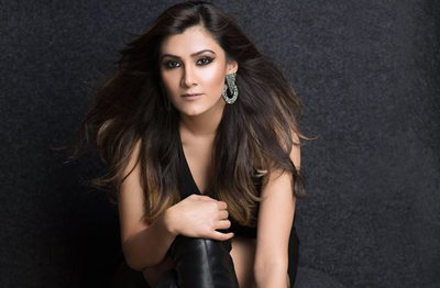 Aastha Gill - Indian Bollywood Singer